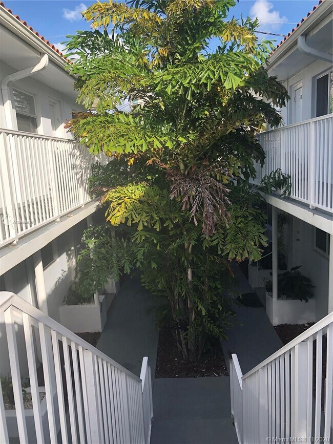 Building Photo - 9465 Abbott Ave