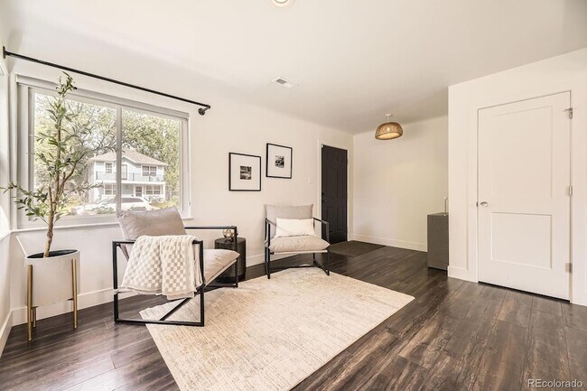 Foto del edificio - 2540 Kendall St