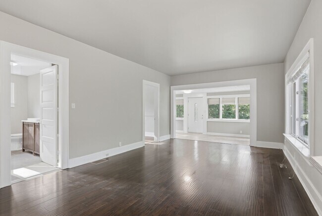 Foto del edificio - 3136 E Edgewood Ave