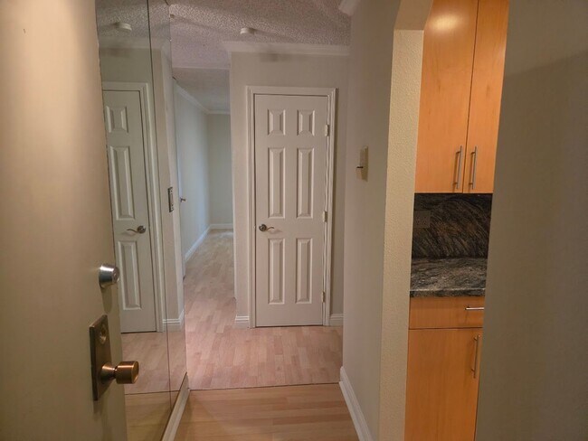 Foto del edificio - 1112 Shelter Creek Ln
