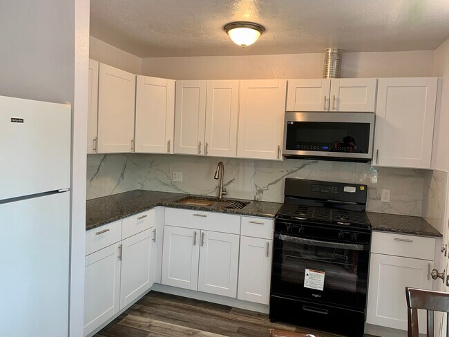Foto del edificio - 2266 W Oak St