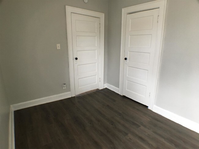 Foto del edificio - 1330 E Legrande Ave