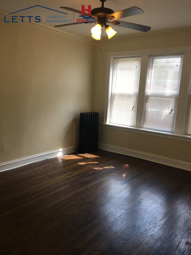 Building Photo - 1 BDRM 1 BTH APARTMENT- Heat Included