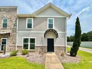Building Photo - 5031 Peach Dr