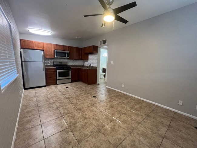 Foto del edificio - 906 S Mariana St