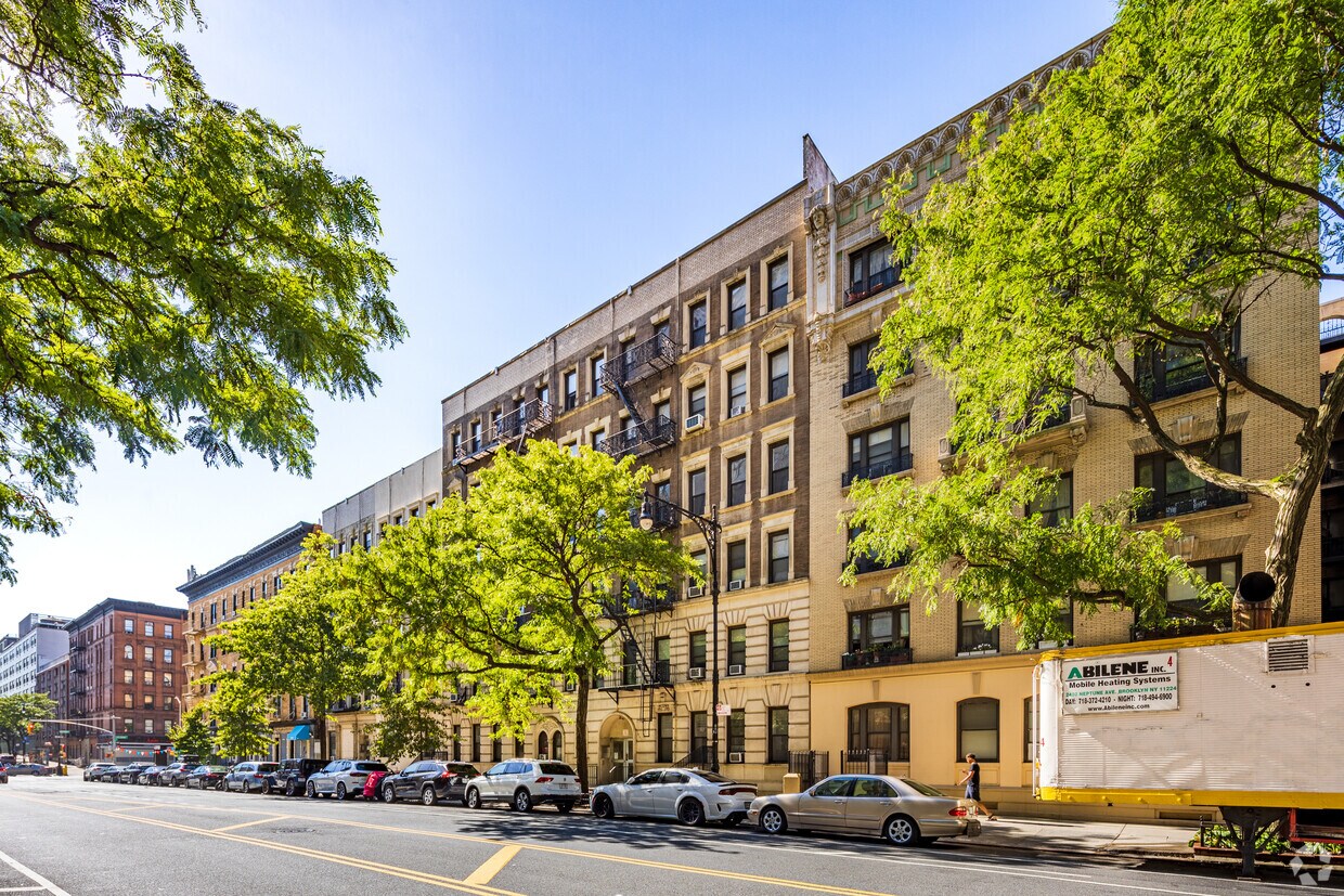 Primary Photo - 206 W 106th St
