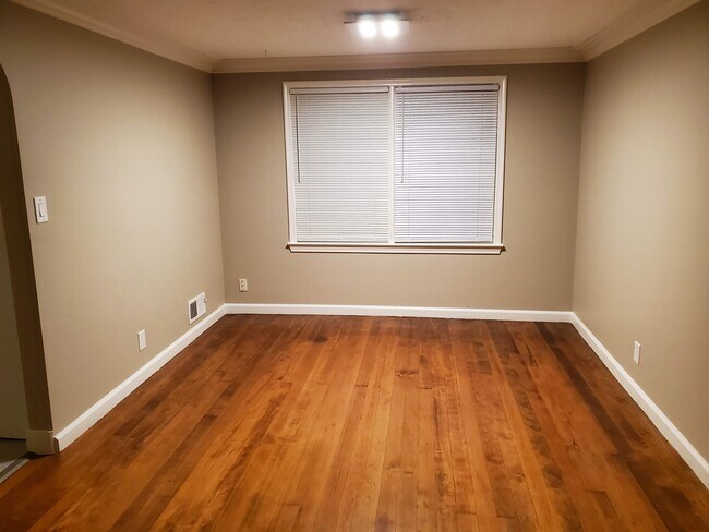 Sala de estar - 353 Lawton St