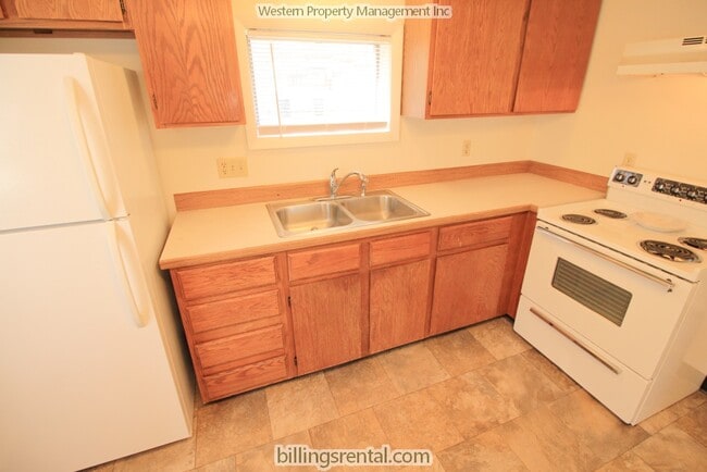 Kitchen - 2418 Pine St