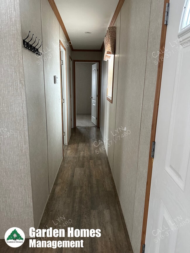 Building Photo - 6 Fern Ln