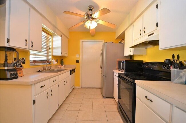 Building Photo - 3 bedroom 2 bath home for rent Arcadia