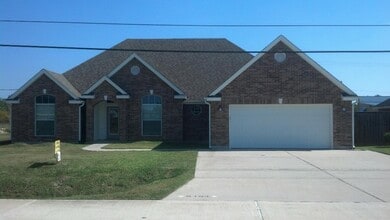 Building Photo - 6194 Westchase Loop