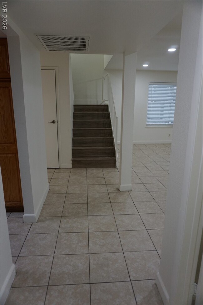 Building Photo - 6644 Silverstream Ave