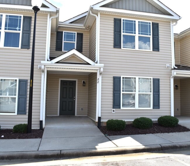 Foto del edificio - MOVE IN SPECIAL!!! $200 OFF FIRST MONTHS RENT