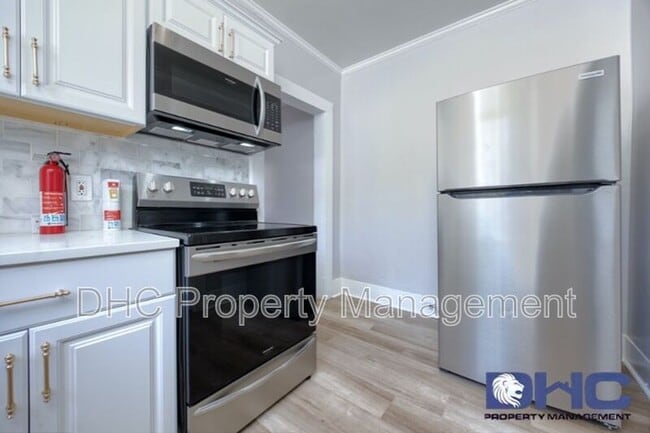 Building Photo - 3120 Pierpont Ave