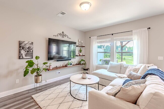 Foto del edificio - 3/2.5 Townhome w/ Garage. Great Location!