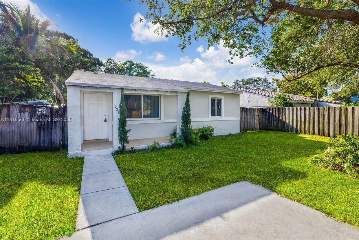 Primary Photo - 1304 NW 6th Ave