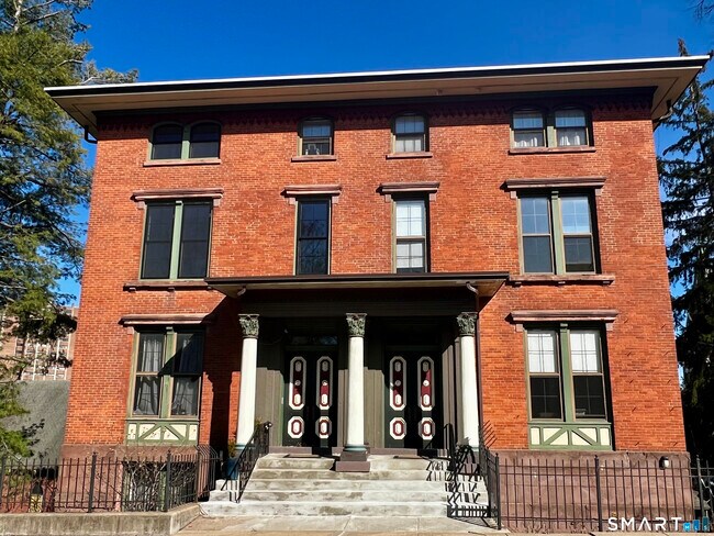 Foto del edificio - 34-36 Charter Oak Pl