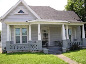 Building Photo - 809 Broadway Ave
