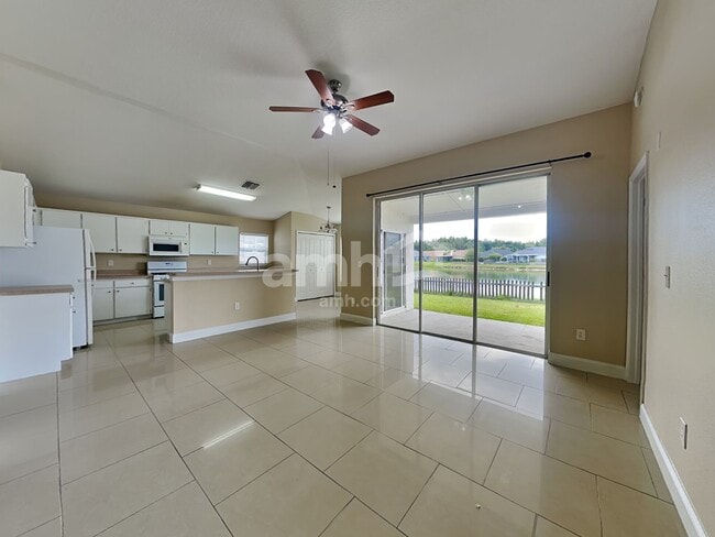 Foto del edificio - 29425 Crossland Dr