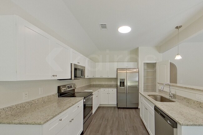 Foto del edificio - 114 Live Oak Dr