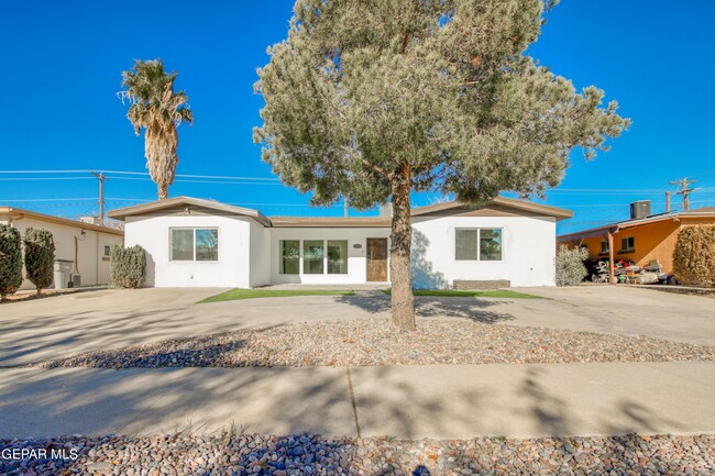 Building Photo - 7109 Parkland Dr