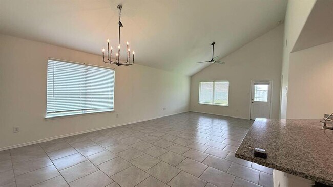 Foto del edificio - 4711 Forest Hurst Glen