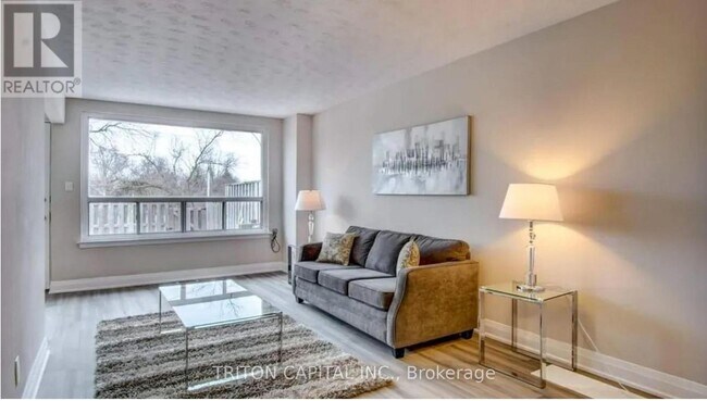 Photo du bâtiment - 145 Elinor Ave