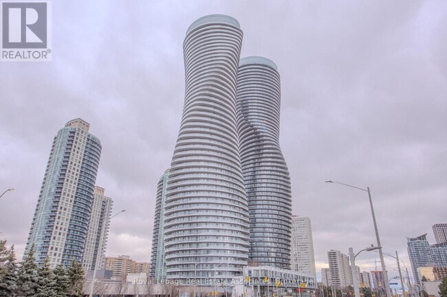 Building Photo - 50 Absolute Ave