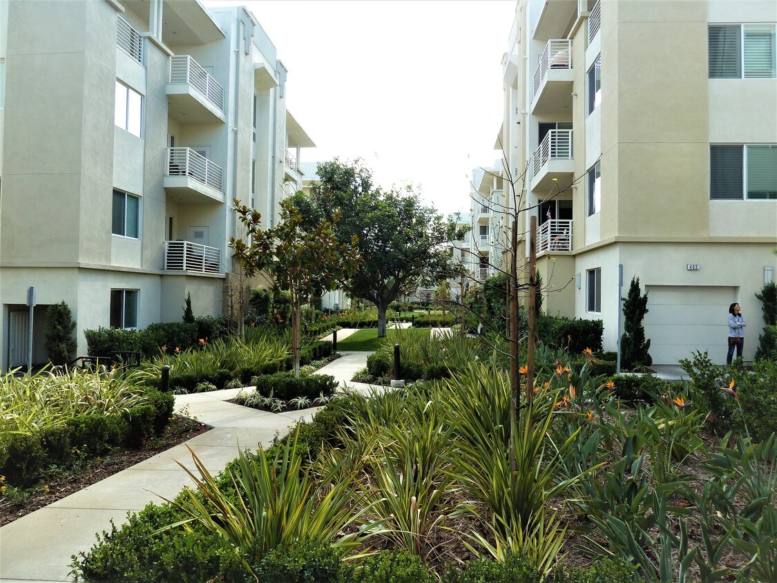 12920 Central Ave Unit 301, Hawthorne, CA 90250 Condo for Rent in Hawthorne, CA