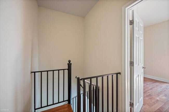 Building Photo - 6 br, 3 bath Duplex - 1916 N 18TH ST Unit A