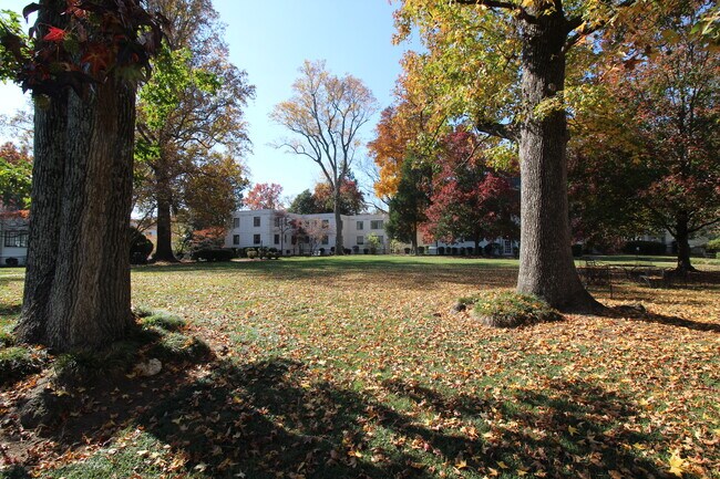Building Photo - 1700 N Elm St