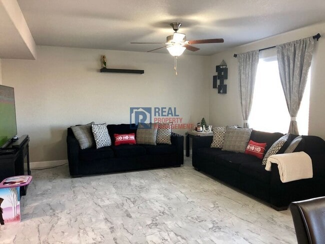 Photo - 10724 Matta Dr House