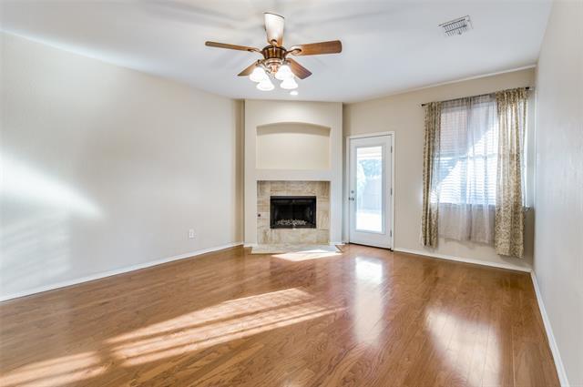 Foto del edificio - 1626 Lakeside Dr