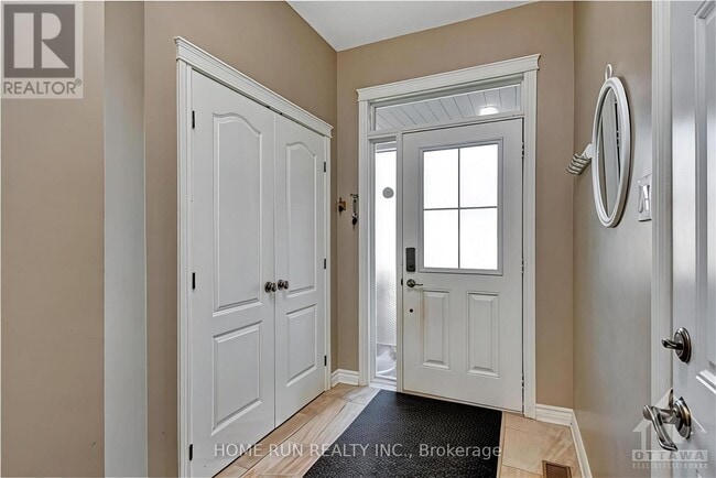 Building Photo - 129 Hearst Way