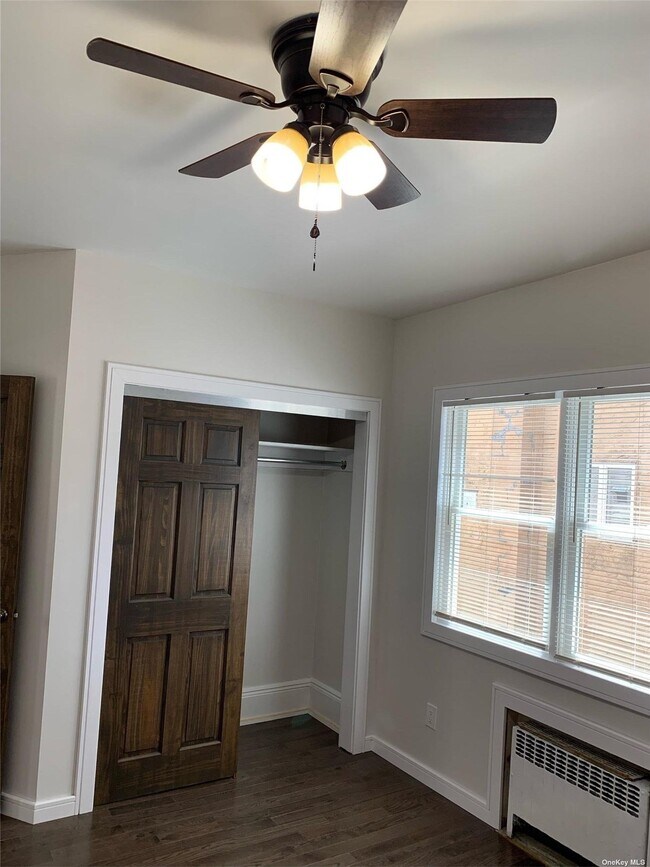 Building Photo - 166 Broadway