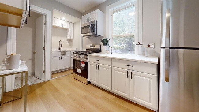 Foto del edificio - 227 R Western Ave