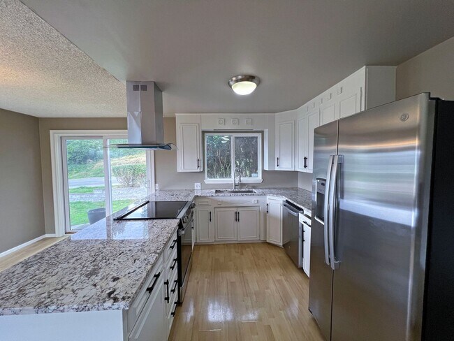 Foto del edificio - Kennydale daylight Basement home $3845.00 ...