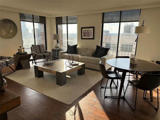 Building Photo - 1122 Colorado St