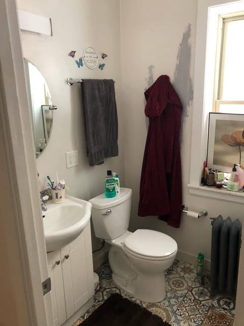 Bathroom - 2844 N Ridgeway Ave