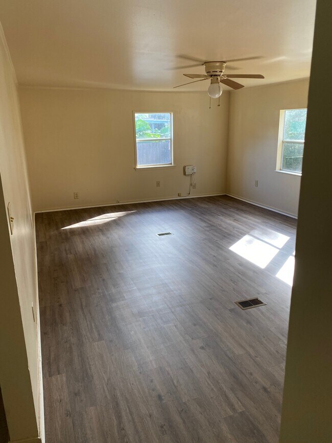 Foto del edificio - 36517 Sunshine Rd