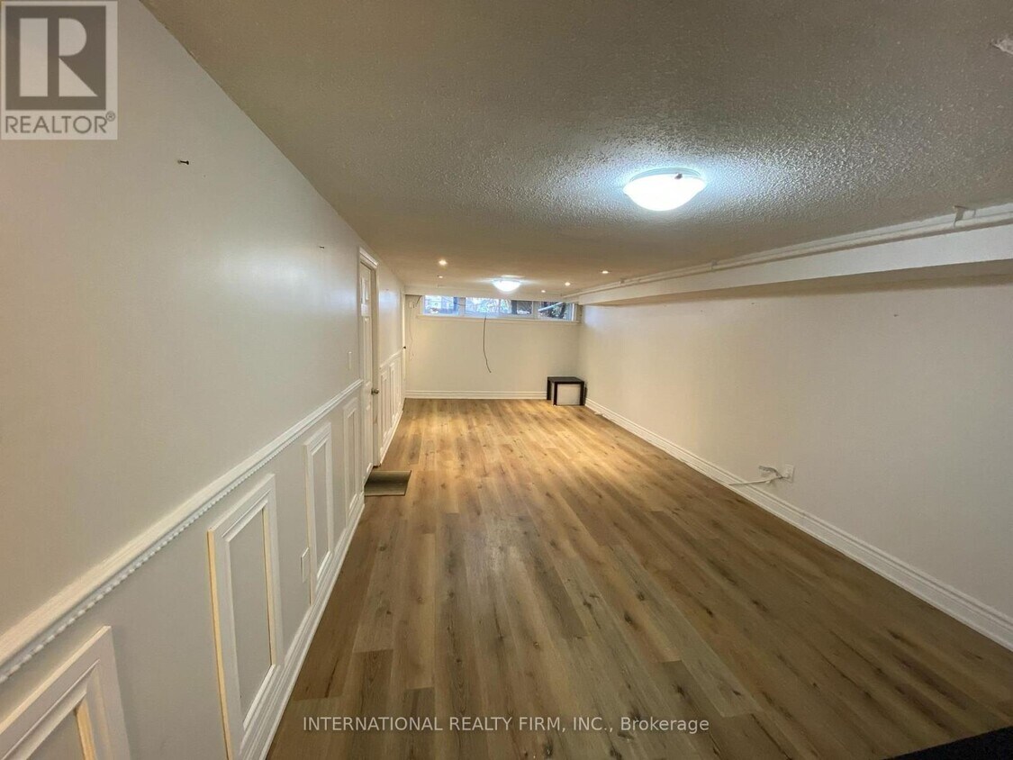 Photo principale - 302 Kerswell Dr