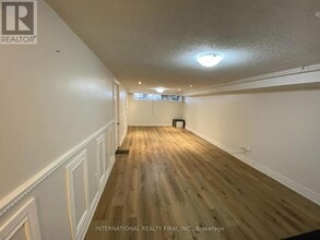 Building Photo - 302 Kerswell Dr