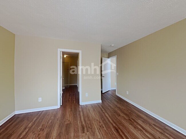 Building Photo - 1025 Fulman Rd