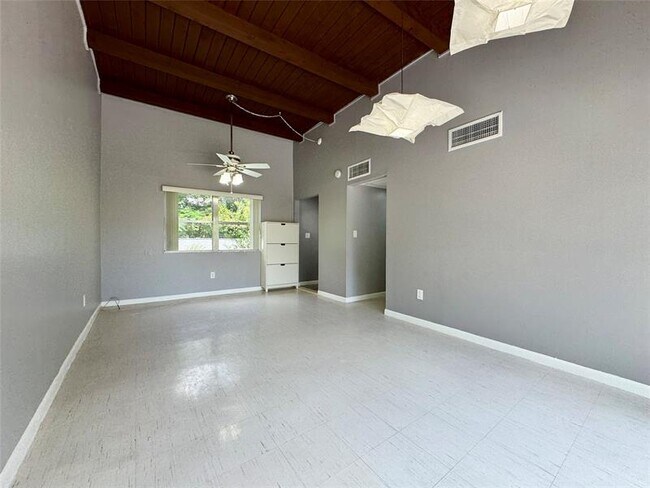 Foto del edificio - 1313 SW 8th Ct