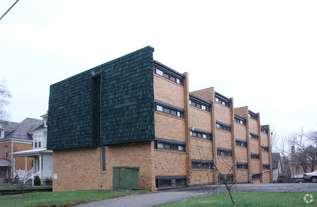 Building Photo - Treehouse Apartments