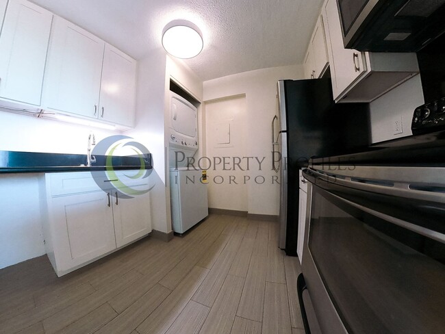 Photo - 1 Bedroom, 1 Bath condo unit at The Elms