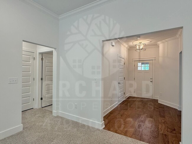 Building Photo - Single-Family Home- 2 Bed/ 2 Bath w/ Hobby...