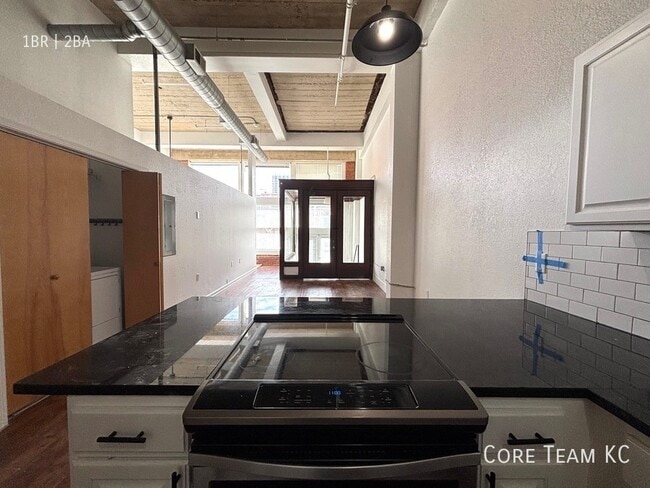 Foto del edificio - 934 Broadway Blvd