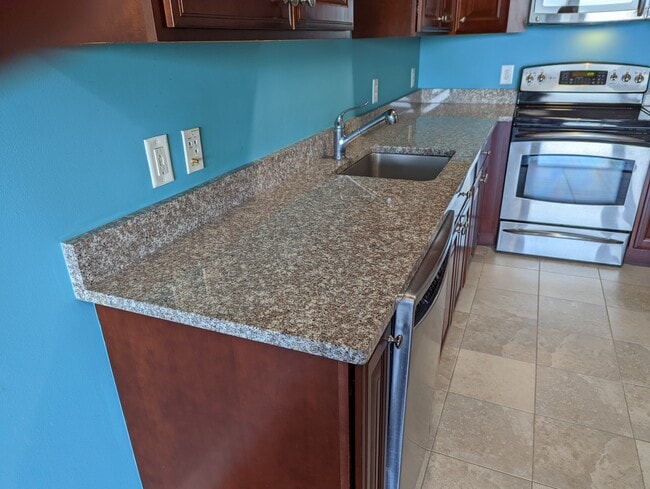 Kitchen - 20 Ave at Port Imperial