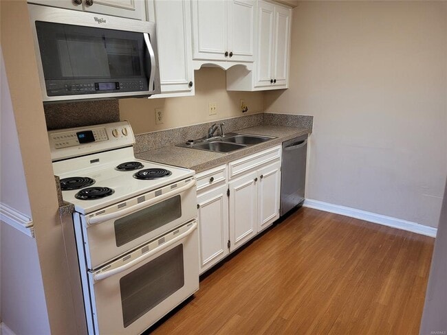 Building Photo - 5918 Carmel Dr